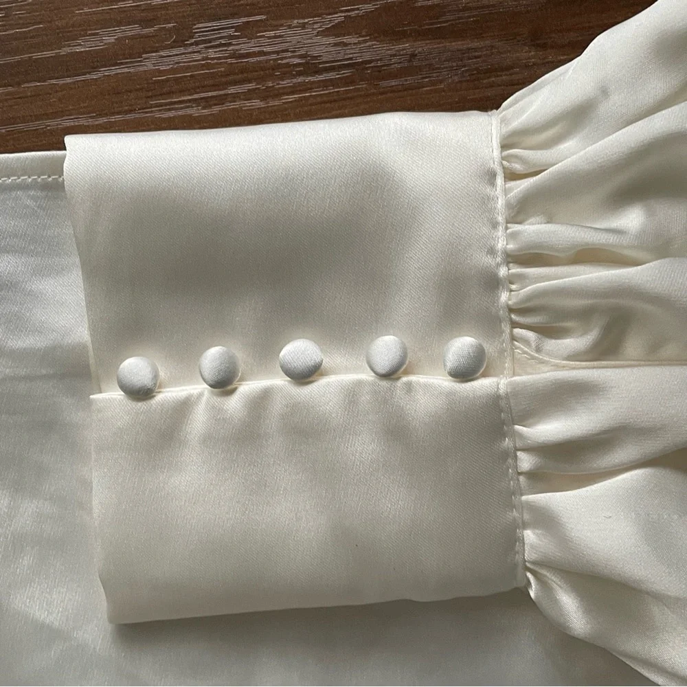 H&M cropped satin top, tie back & button cuffed sleeves size XL new without tags - Picture 6 of 7